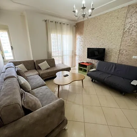 Seaview Apartment *