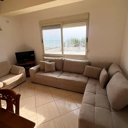 Seaview Apartment *