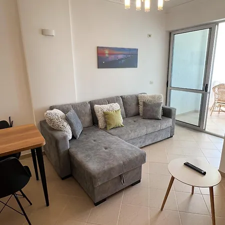 Seaview Apartment *