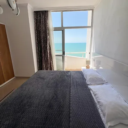 Seaview Apartment *